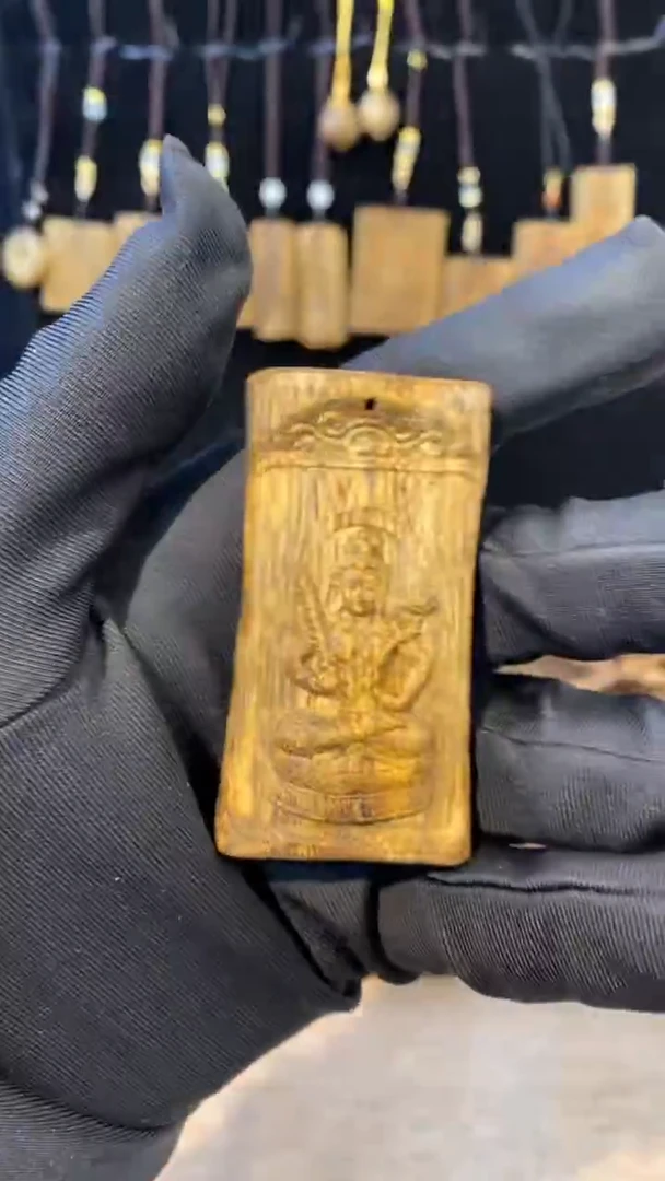 沉香沉香碎屑奇楠雕刻牌挂饰多样性发其一