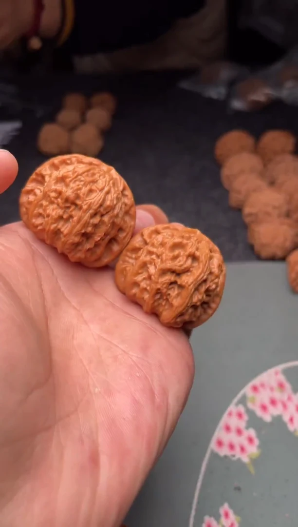 把件文玩核桃a242   白狮子      39尺