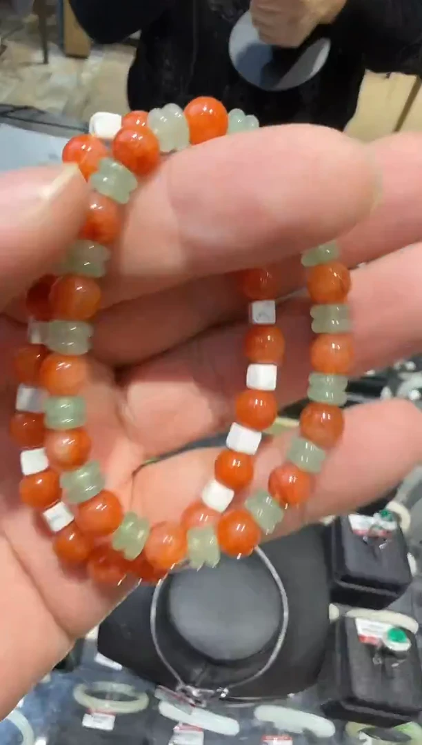 未镶嵌手链和田玉多样性发一