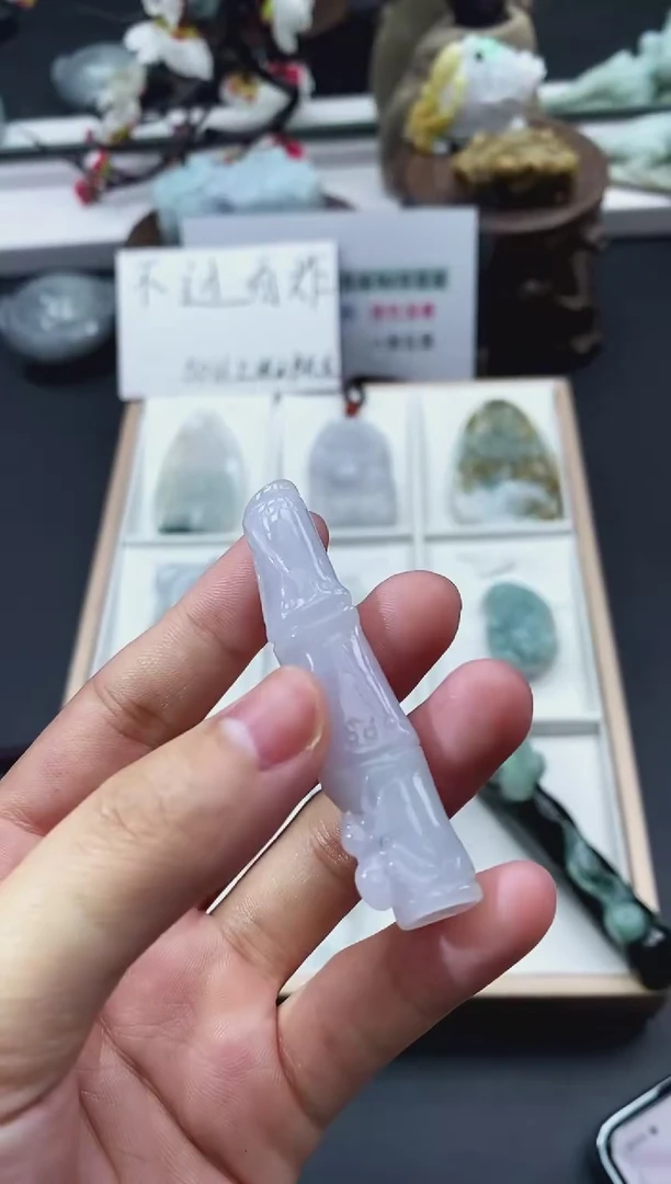 翡翠未镶嵌颈饰天然缅甸A货翡翠