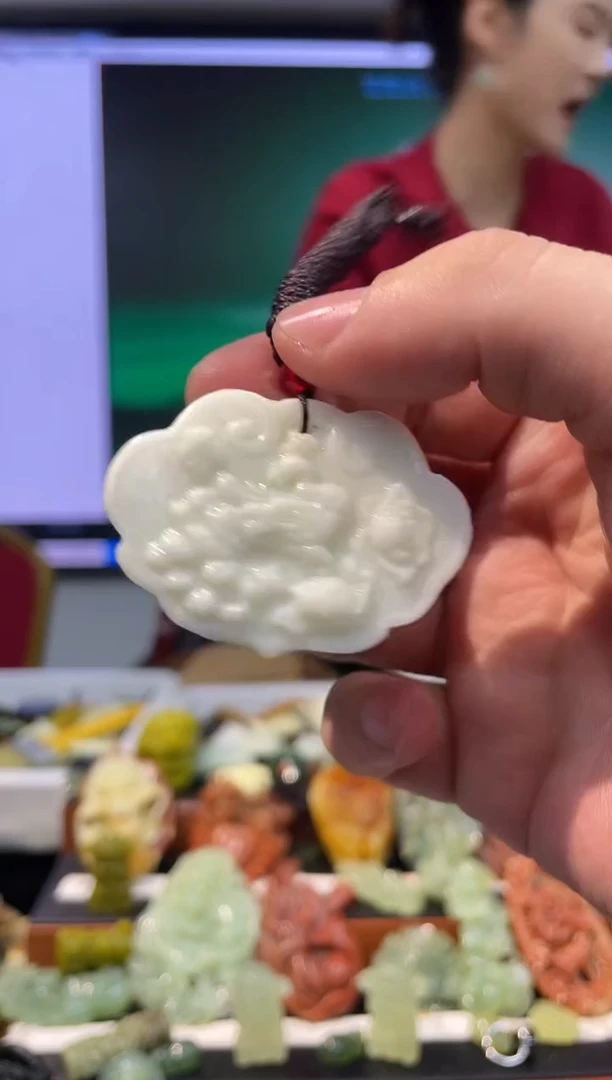 【闪购商品】岫玉吊坠未镶嵌·