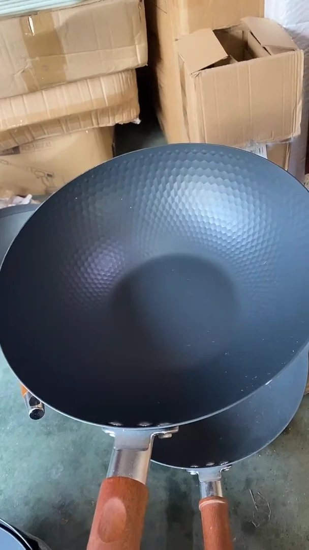 1德马克极铁鱼鳞锅30无盖 有划痕