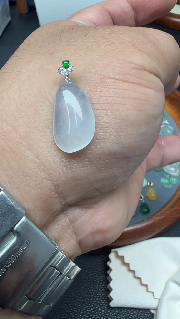 颈饰18K金镶嵌翡翠（47号链接）纯天然A货缅甸翡翠福瓜