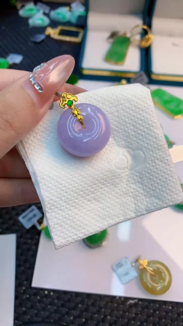 翡翠18K金镶嵌吊坠(不含链)1