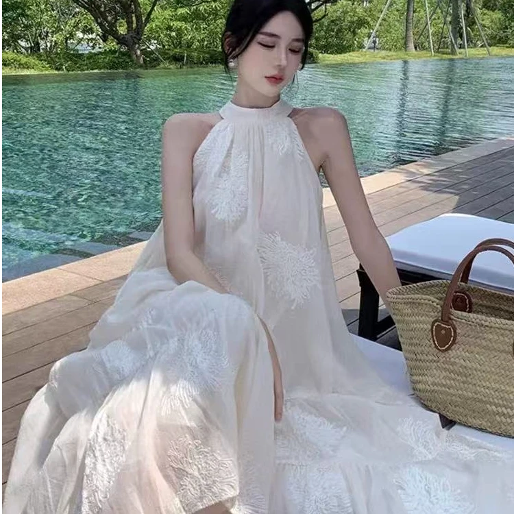 法式温柔风绝美露肩挂脖连衣裙仙女气质公主海边度假海滩长裙