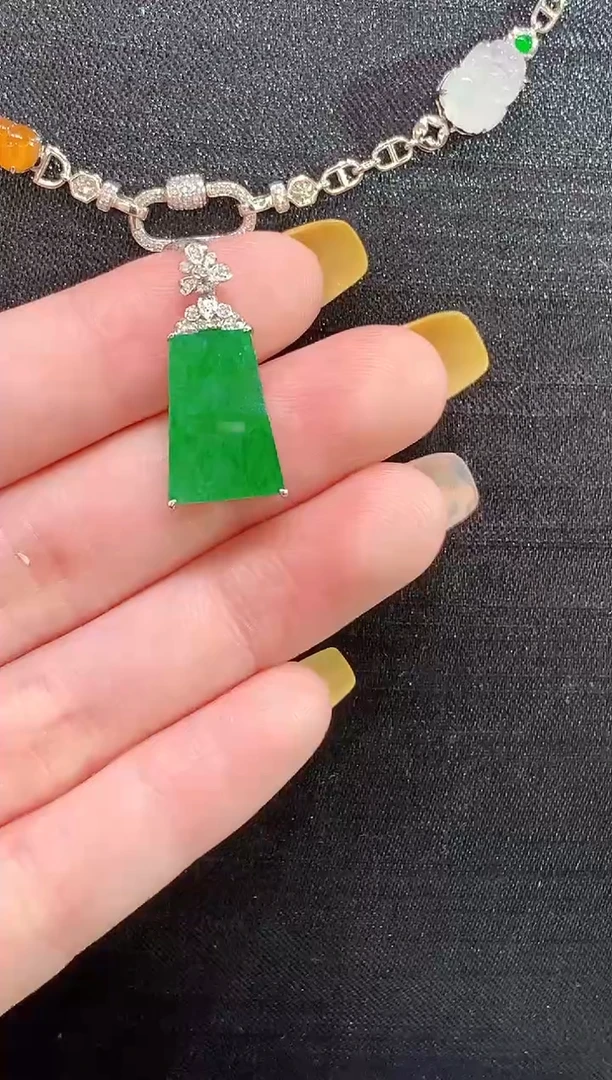 吊坠(不含链)18K金镶嵌翡翠L1972多样性发其一