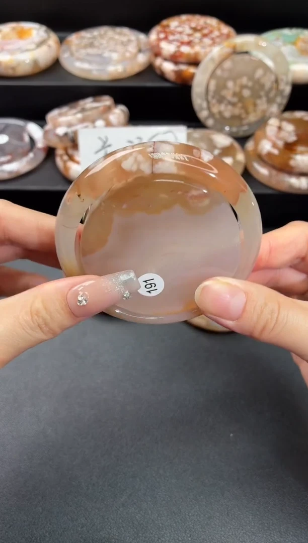 手镯玛瑙/玉髓未镶嵌石英质玉58圈(赠送镯心)圈口建议拍大