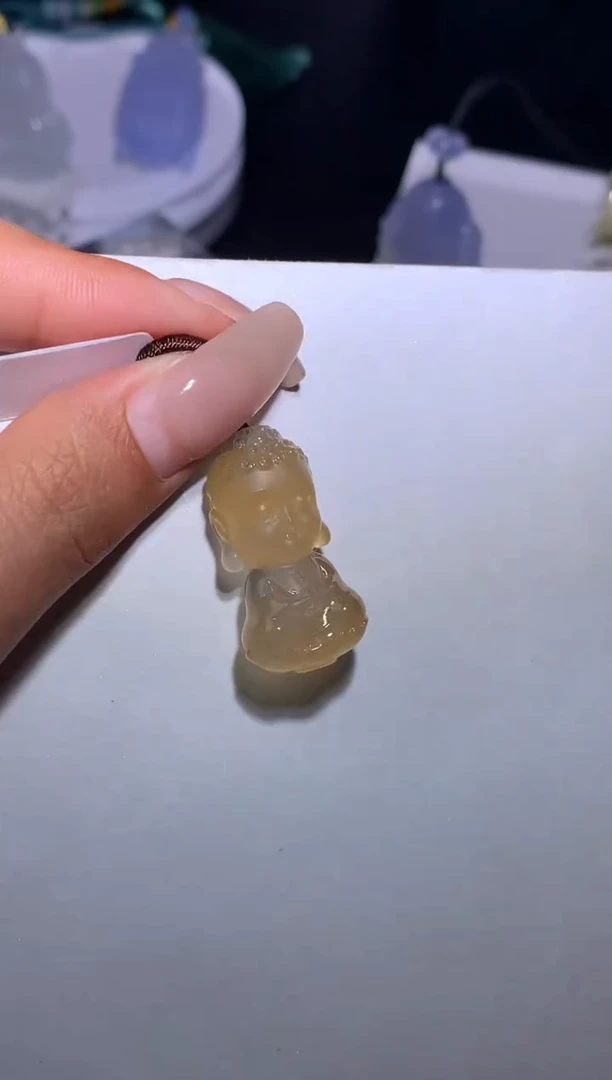 未镶嵌颈饰玛瑙/玉髓大日如来宝宝佛