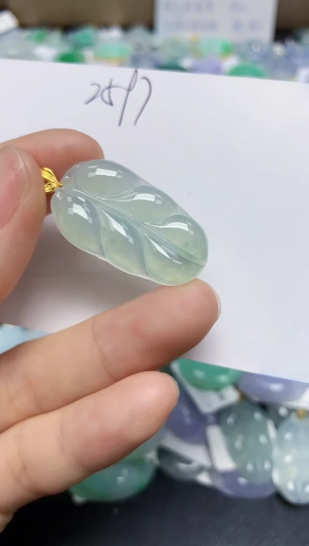 翡翠18K金镶嵌颈饰天然缅甸翡翠A货