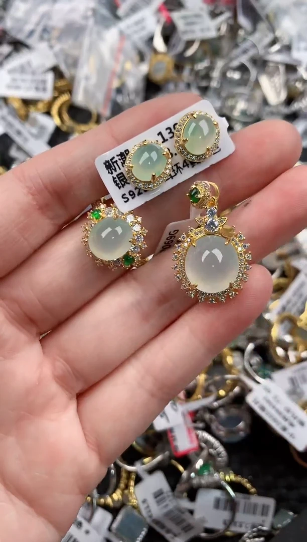 银S925镶嵌戒指翡翠555          10
