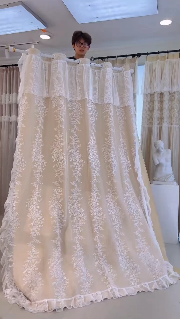 涤纶浮雕藤蔓宽4米对开高2.7米（默认打孔款，挂钩款需要备注）