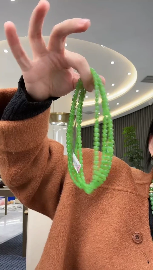 颈饰未镶嵌和田玉山流水苹果绿项链