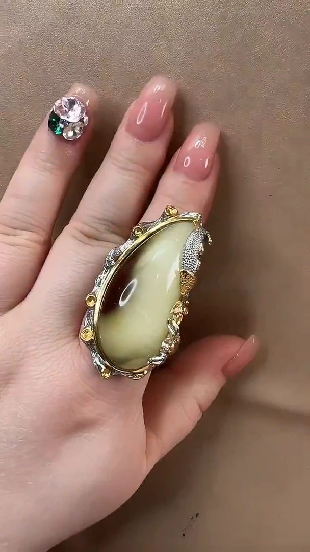 琥珀颈饰未镶嵌戒指