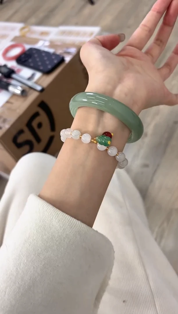 未镶嵌手镯石英质玉87-56D