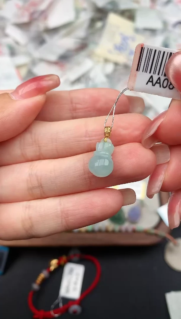 18K金镶嵌挂件翡翠1