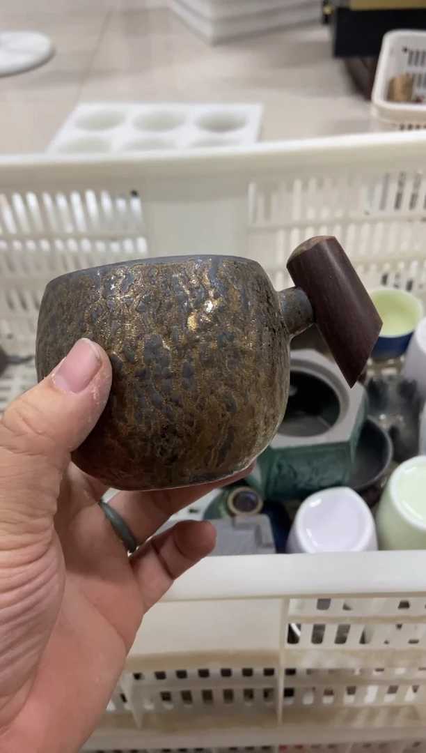 杯无运费险有瑕疵的摄影的产品有使用过的痕迹有点脏介意勿拍