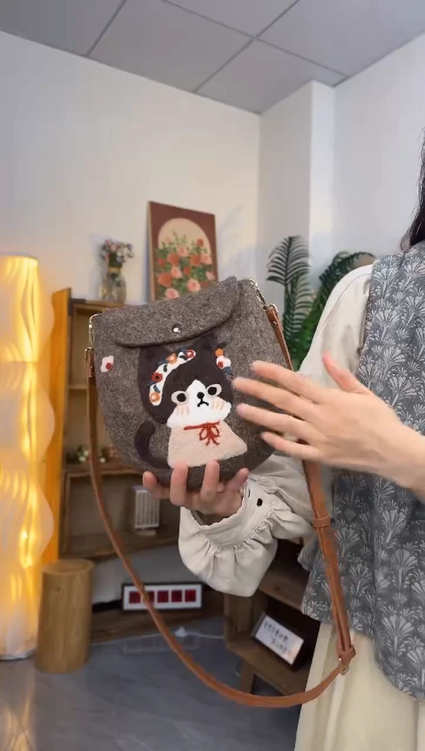 羊毛非遗纯手工包  蛋蛋包花环猫咪
