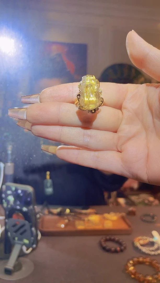 非金属无阳**烂镶嵌貔貅戒指