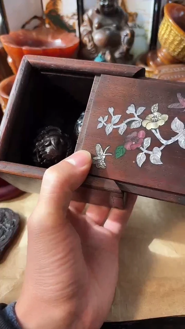 木如图所示闪购链接盒装手球