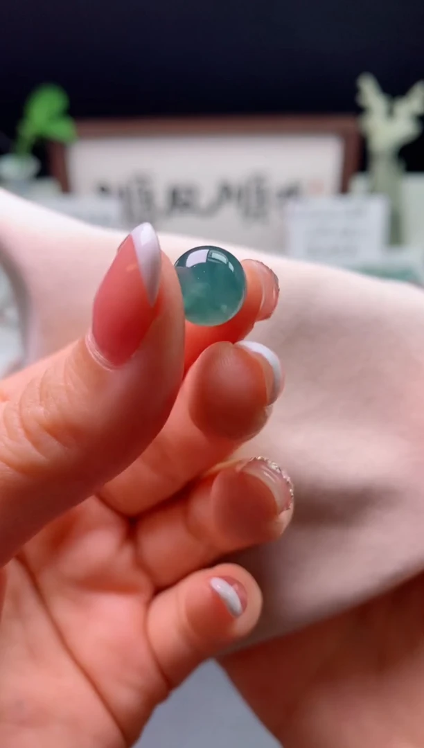 翡翠未镶嵌颈饰0650420414