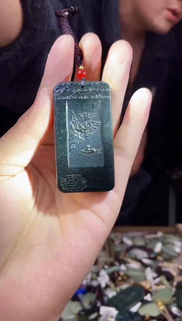 颈饰未镶嵌和田玉1