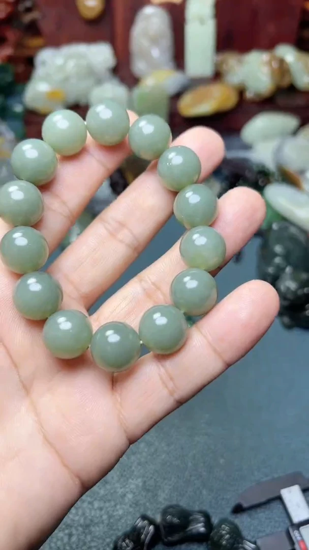 未镶嵌和田玉把件-