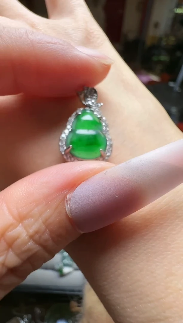 【闪购商品】翡翠吊坠(不含链)未镶嵌翡翠