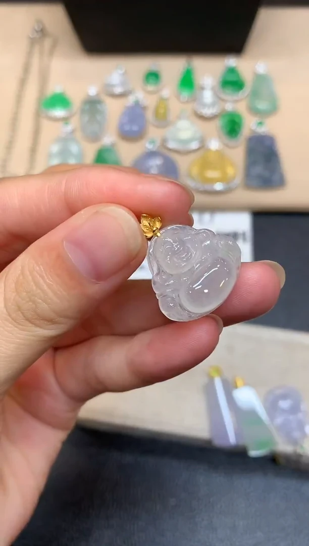 颈饰18K金镶嵌翡翠佛公【无服务费