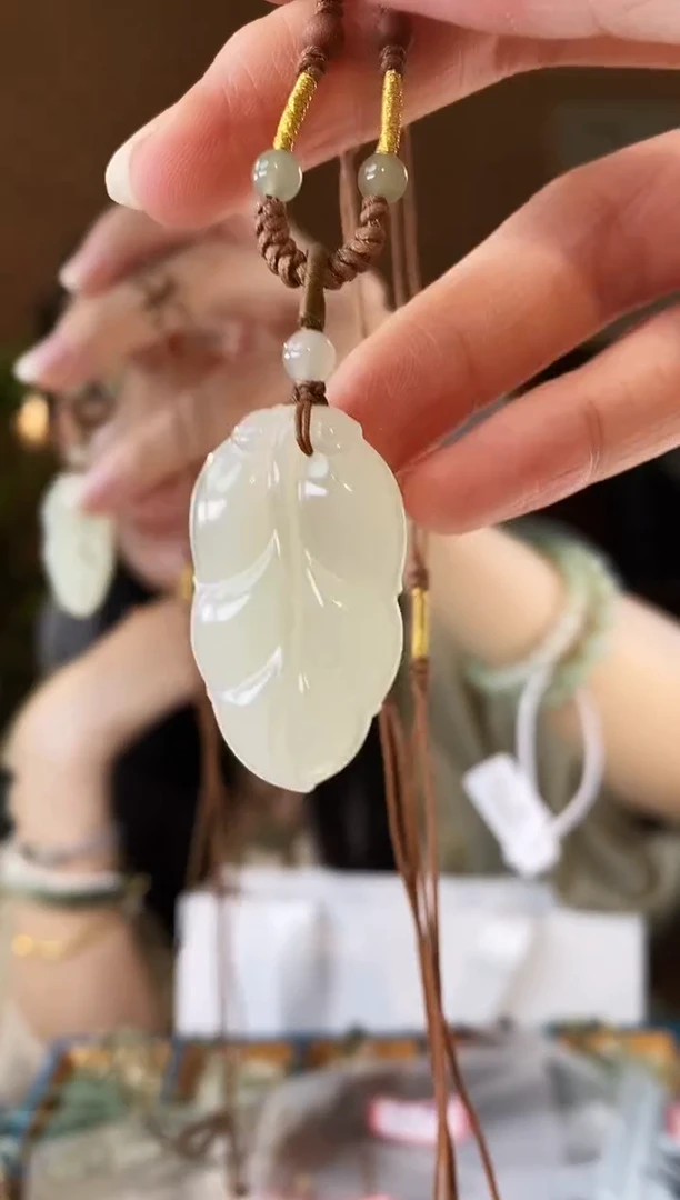 和田玉未镶嵌颈饰厚款叶子和田玉项链