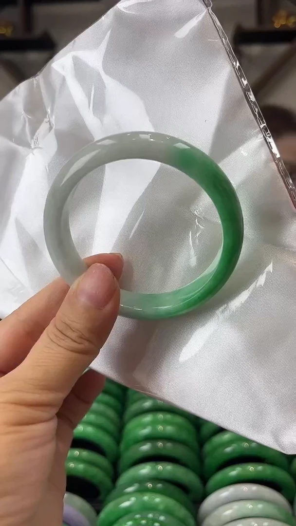 【闪购商品】砖雕a23 圈口55.7 独货手镯