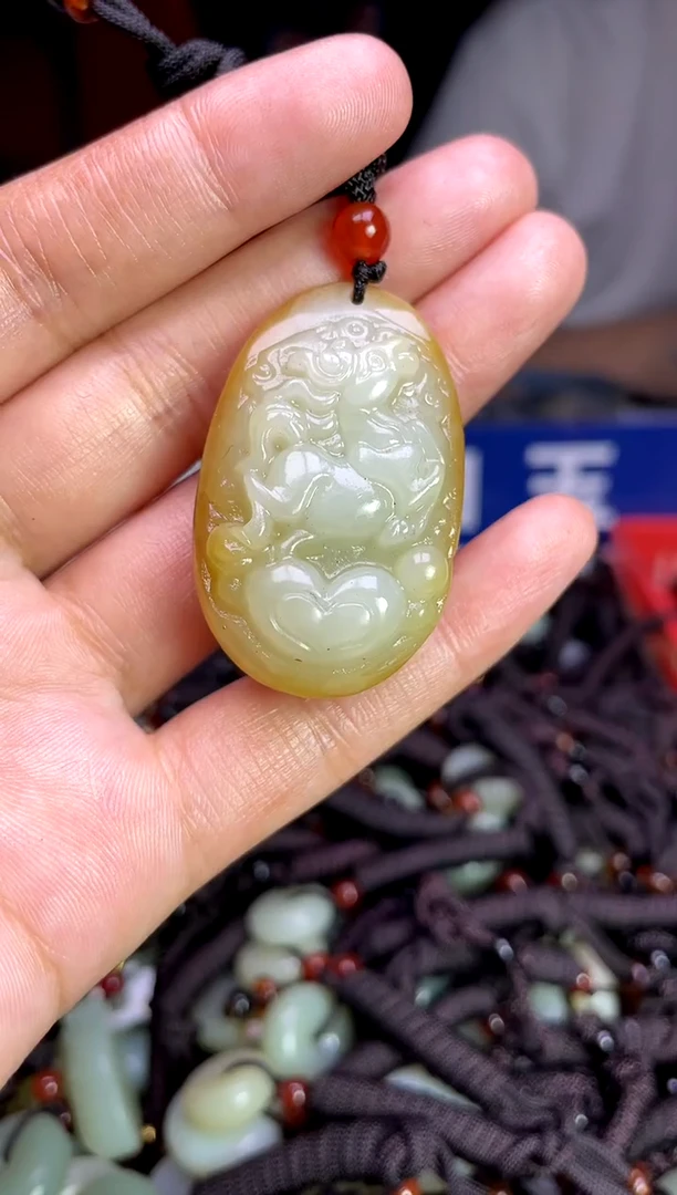 未镶嵌和田玉挂件1