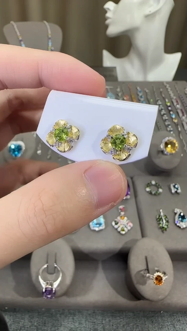 银S925镶嵌耳饰橄榄石11mm耳钉简约款