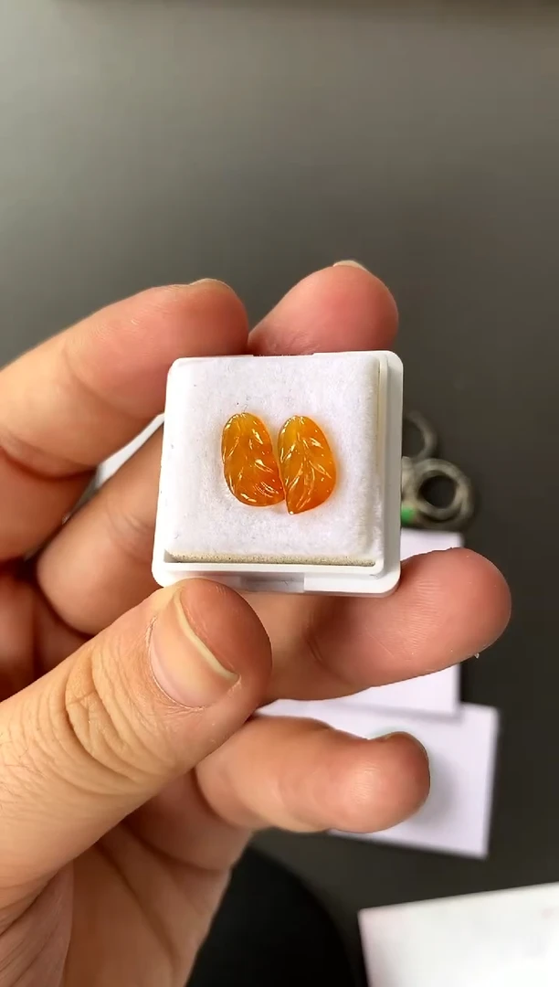 【闪购商品】定制翡翠未镶嵌一对