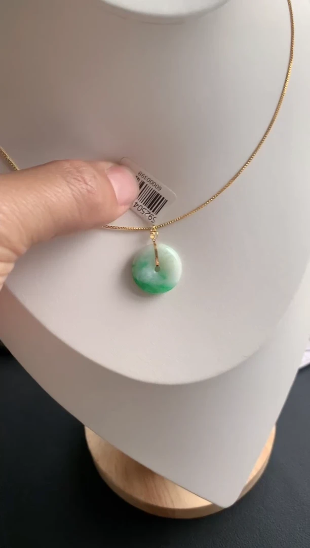 颈饰18K金镶嵌翡翠2