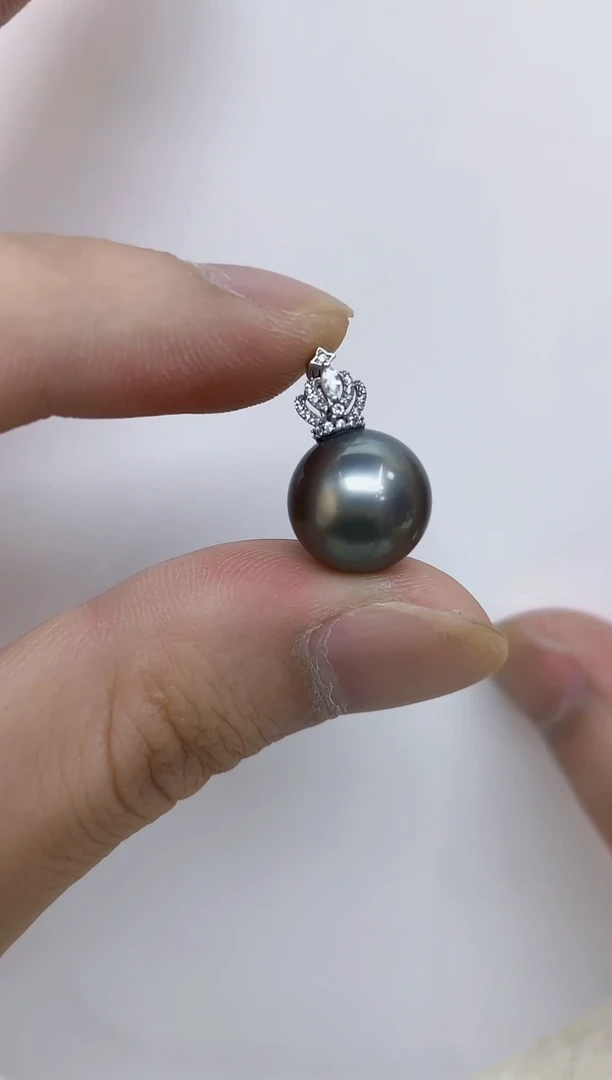 18K金镶嵌海水珍珠颈饰