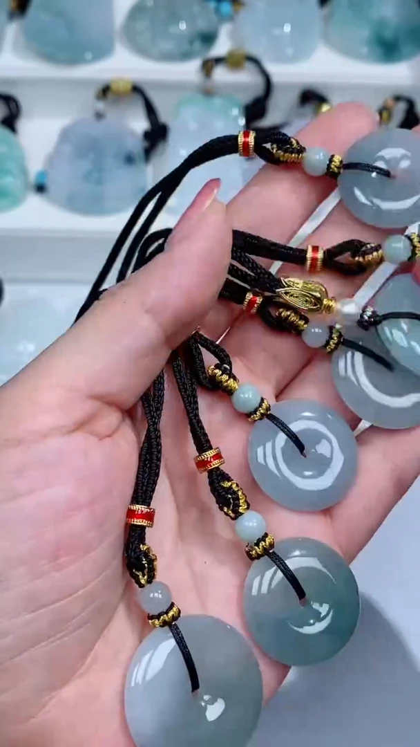 翡翠未镶嵌颈饰吊坠团购多样性发一件