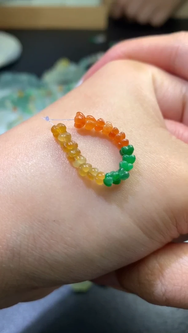 未镶嵌定制翡翠毛货 21颗 3.4~4