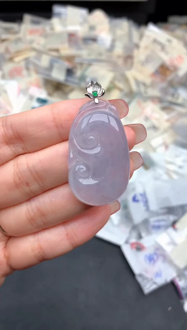 翡翠挂件18K金镶嵌一
