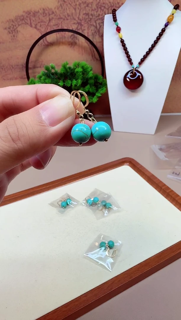 14K金镶嵌耳钉玛瑙/玉髓E03