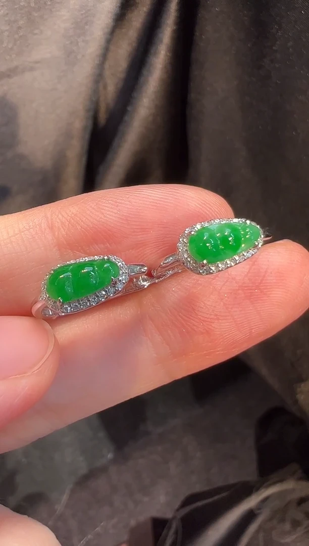 18K金镶嵌翡翠耳饰L6耳包