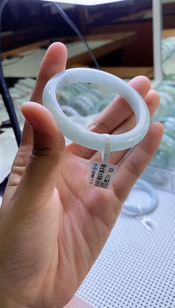 翡翠手镯未镶嵌正圈53圈口，4002