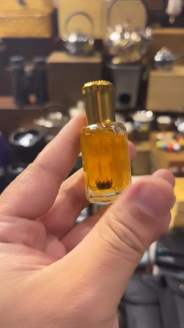 瓷片闪购商品 如图所示