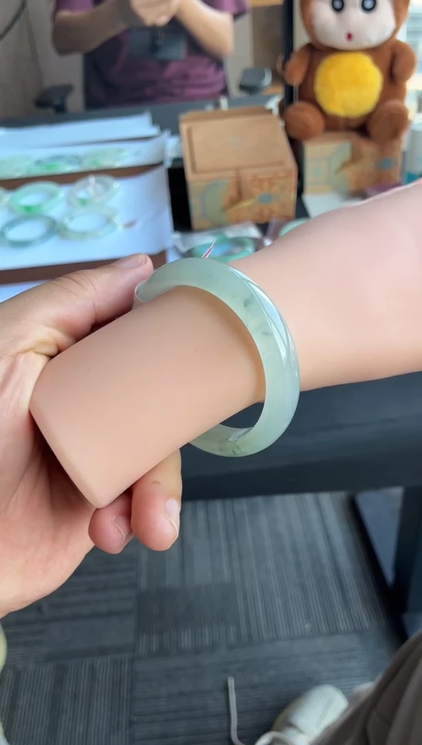 未镶嵌手镯翡翠68号53.3*12.5*7.8正圈