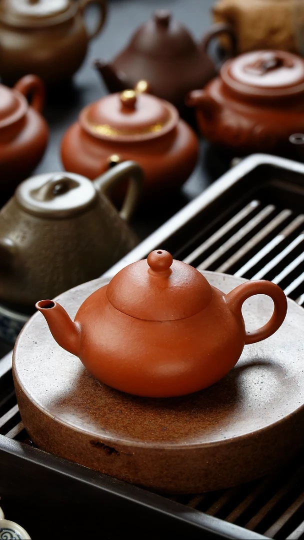 茶壶紫砂行***疆朱泥梨形瑕