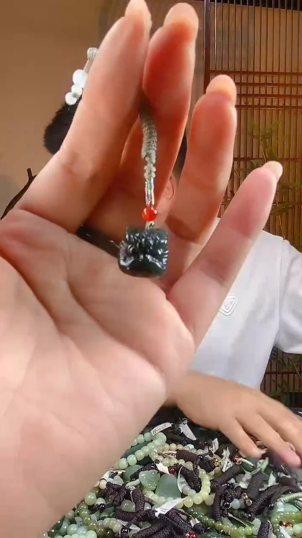 和田玉未镶嵌颈饰多样性发货，拍一发一