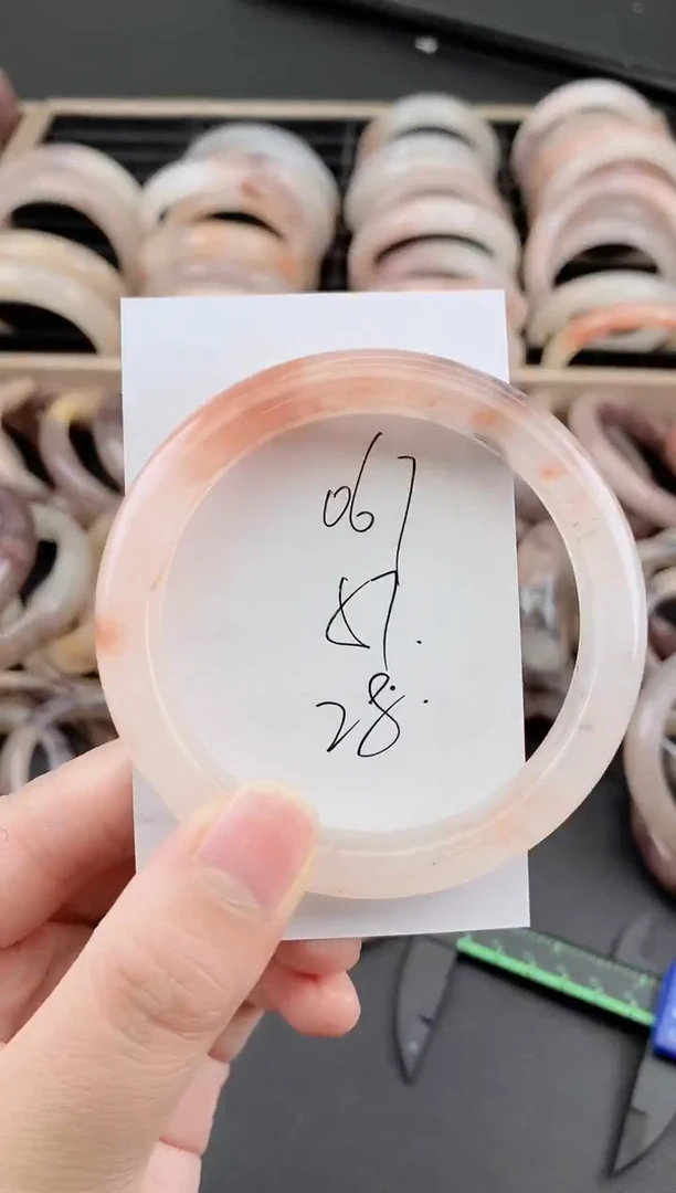 未镶嵌手镯石英质玉067