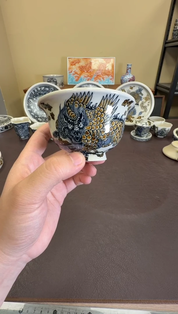 二号釉貔貅纹大压手杯