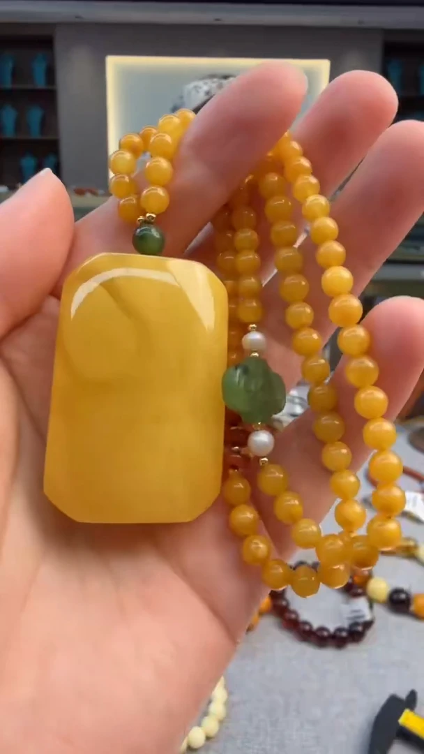 琥珀颈饰未镶嵌109秒拍号 假一罚三