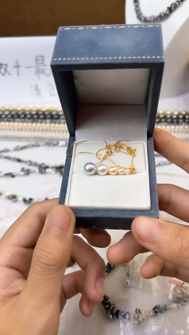 颈饰18K金镶嵌海水珍珠珍珠