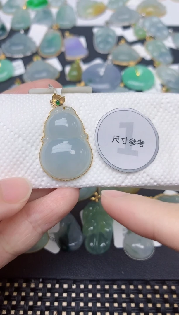 翡翠18K金镶嵌颈饰天然缅甸A货翡翠